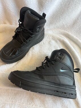 Nike Kids Black High-Top Lace-Up Boots with Subtle Swoosh